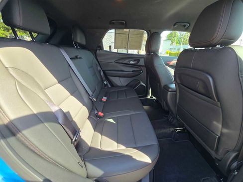 Used 2025 Chevrolet TrailBlazer RS w/ Convenience Package AWD/4WD image 12