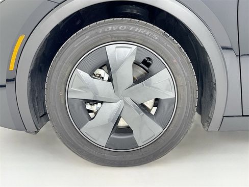 Used 2026 Toyota Prius Plug-In Hybrid image 28