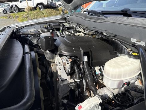 Used 2018 Chevrolet Silverado 3500 LT image 17