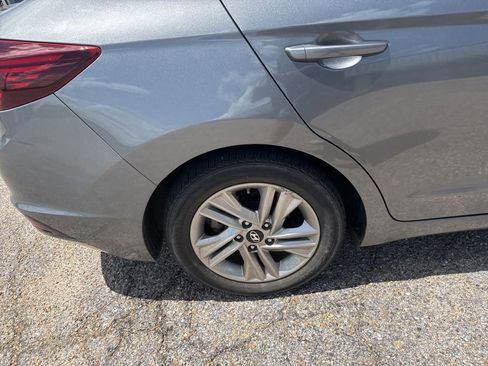 Used 2019 Hyundai Elantra SEL FWD image 21