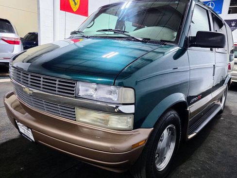 Used 2000 Chevrolet Astro Passenger AWD image 4