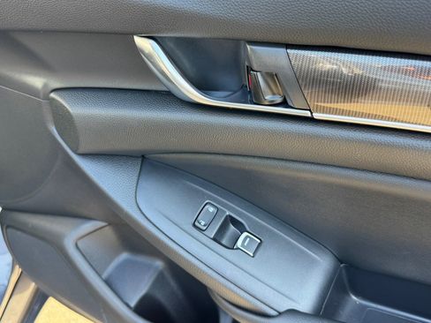 Used 2019 Honda Accord Sport image 36