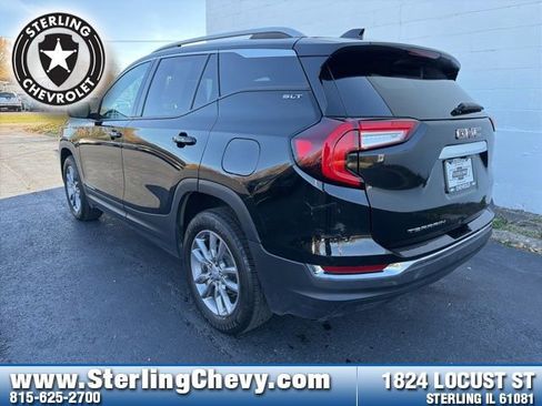 Used 2023 GMC Terrain SLT image 3
