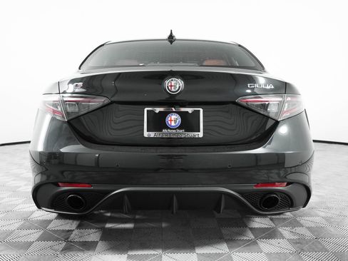 New 2025 Alfa Romeo Giulia w/ Veloce Package Rwd image 9