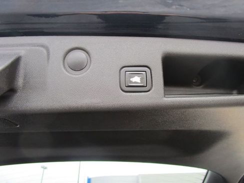 Used 2020 Chevrolet Equinox LT w/ Driver Convenience Package image 20