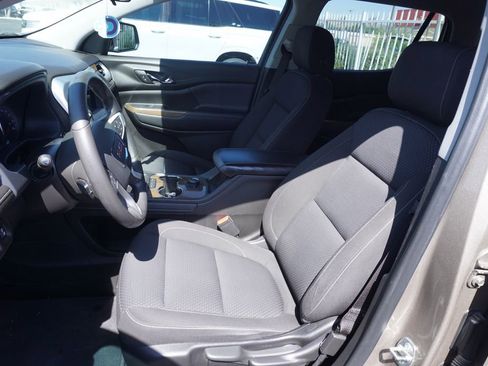 Used 2022 GMC Acadia SLE FWD image 9