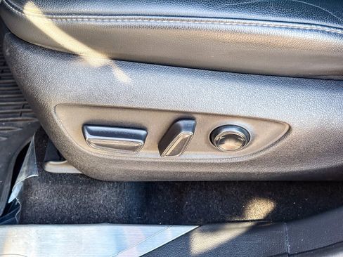 Used 2023 Toyota Highlander Platinum image 23