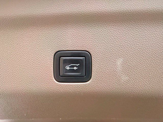 Used 2021 GMC Yukon Denali w/ Denali Premium Package AWD/4WD image 10