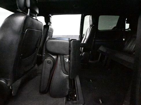 Used 2018 Dodge Grand Caravan GT image 33