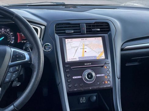 Used 2020 Ford Fusion Titanium image 8