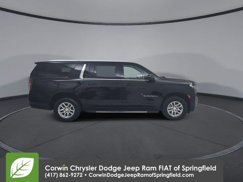 Used 2024 Chevrolet Suburban LT image 17