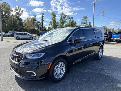 New 2026 Chrysler Pacifica Select image 7