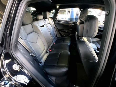 Used 2023 Porsche Macan S image 20