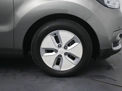 Used 2016 Kia Soul EV + FWD image 8