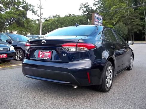 Used 2020 Toyota Corolla LE FWD image 3