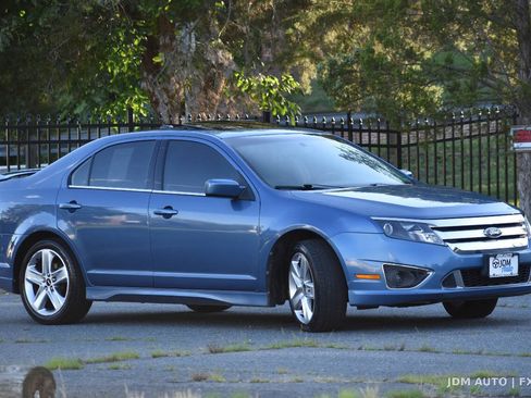 Used 2010 Ford Fusion Sport FWD image 4
