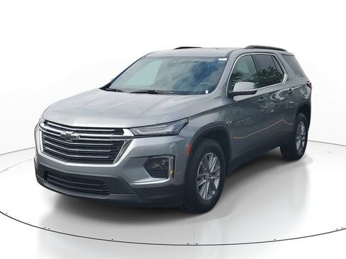 Certified 2023 Chevrolet Traverse LT FWD image 2