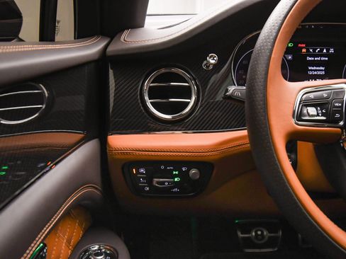 Certified 2022 Bentley Bentayga image 36