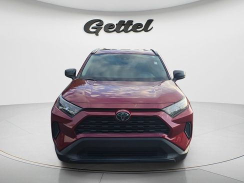 Used 2019 Toyota RAV4 LE FWD image 2