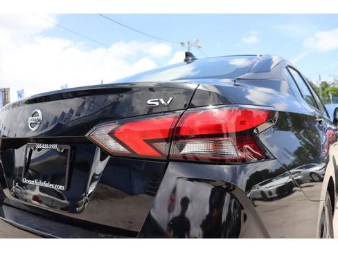 Used 2021 Nissan Versa SV image 8