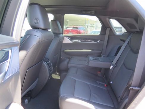 New 2026 Cadillac XT5 Premium Luxury w/ LPO, ONYX Package FWD image 21