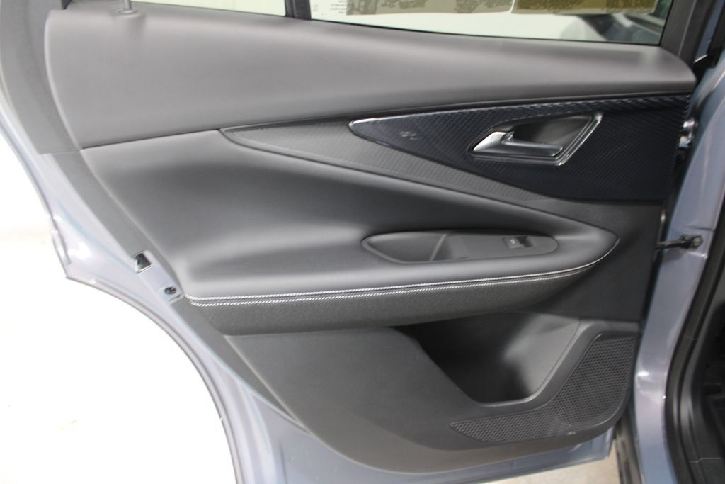 Used 2024 Chevrolet Blazer EV LT AWD/4WD image 18