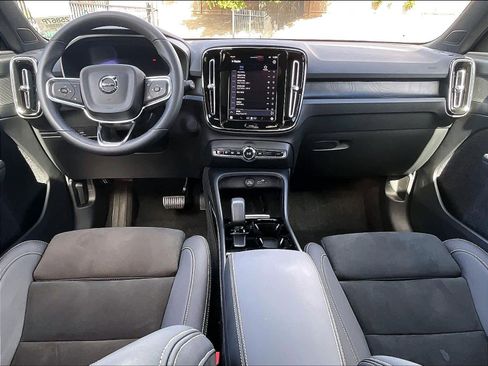 Used 2023 Volvo XC40 Recharge Plus w/ Protection Package Premier image 18