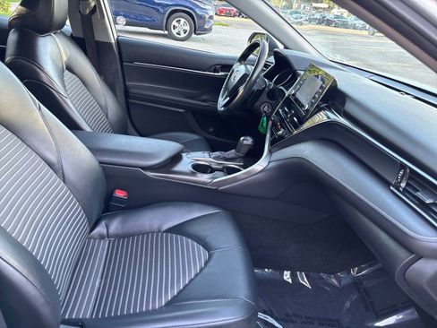 Used 2024 Toyota Camry SE image 13