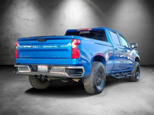 Used 2023 Chevrolet Silverado 1500 LT w/ Convenience Package II AWD/4WD image 3
