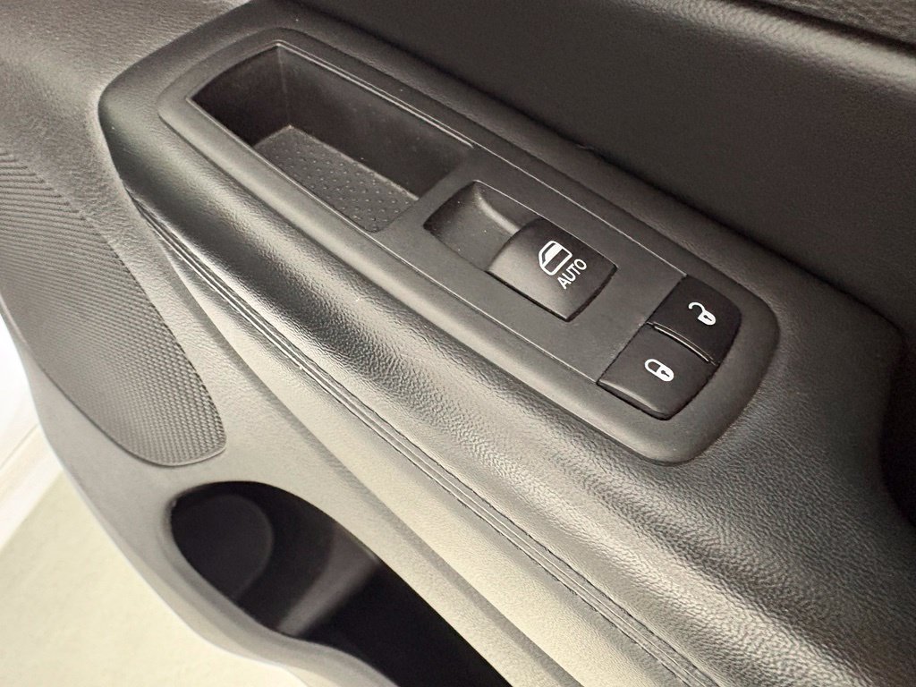 Used 2019 Jeep Grand Cherokee Altitude AWD/4WD image 13