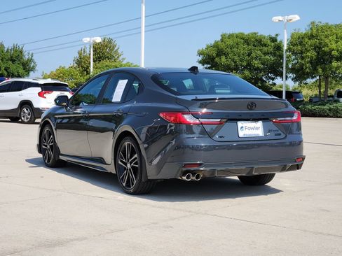 Used 2025 Toyota Camry XSE FWD image 5
