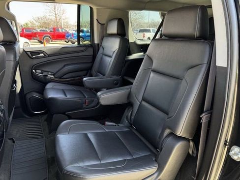 Used 2016 Chevrolet Suburban LT image 28