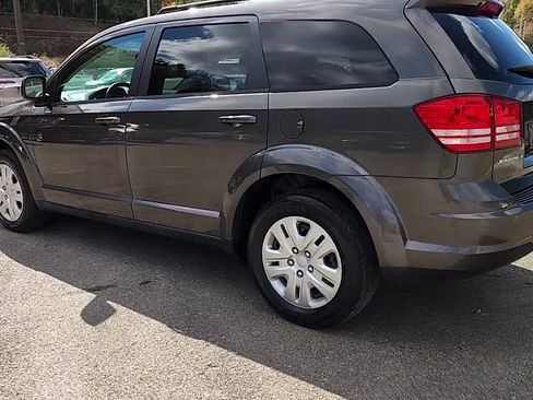 Used 2017 Dodge Journey SE image 6