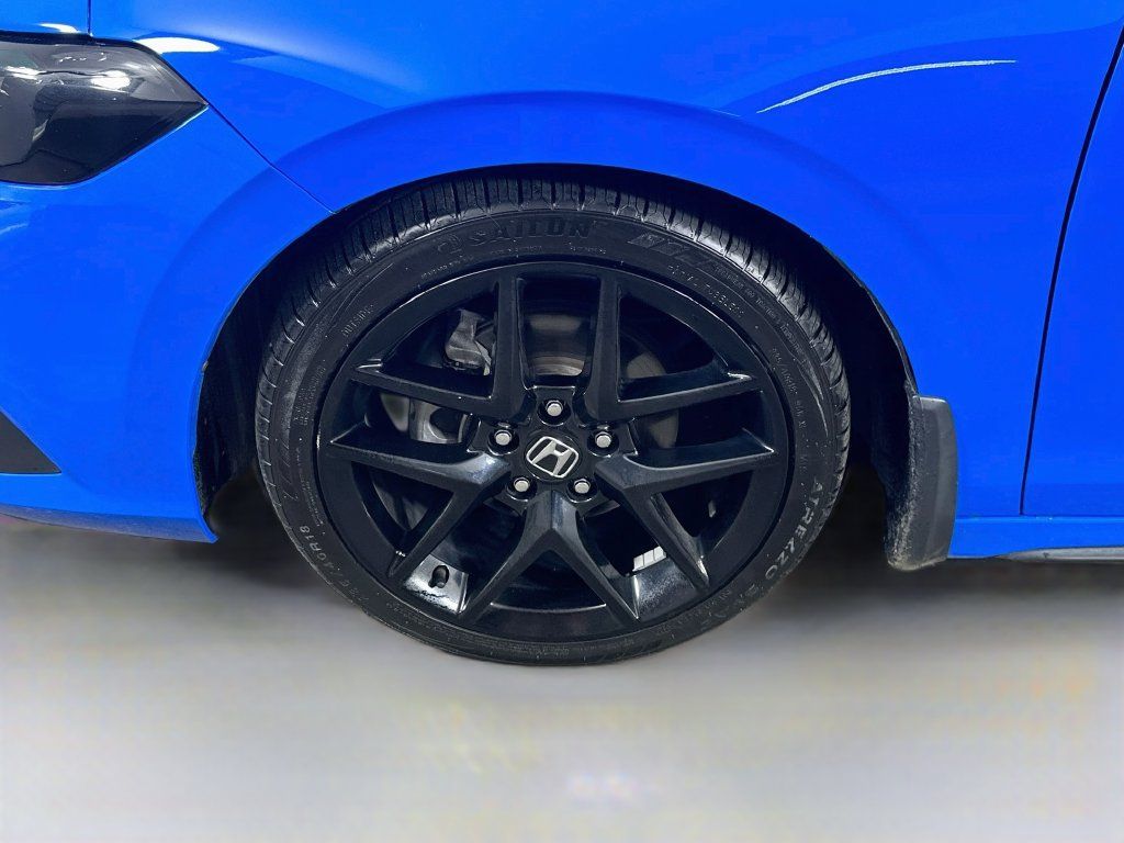 Used 2023 Honda Civic Sport image 8