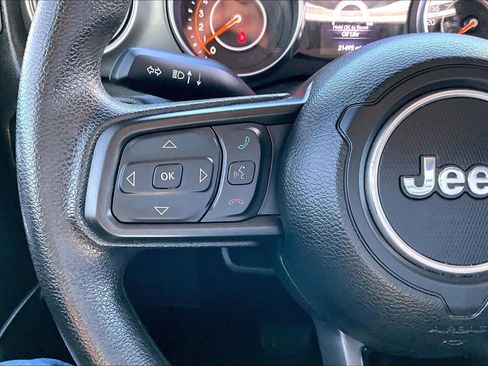 Used 2023 Jeep Gladiator Sport image 12