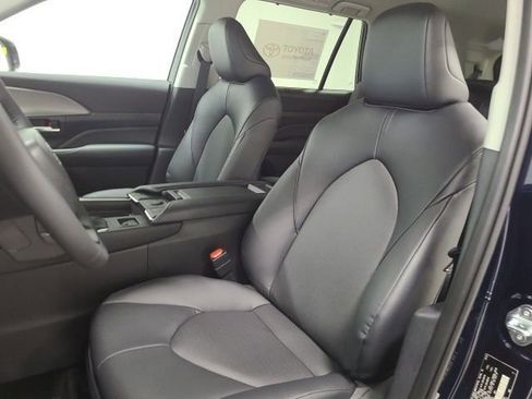 New 2026 Toyota Grand Highlander AWD image 18