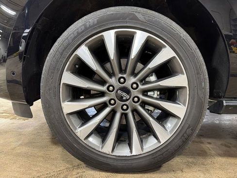 Certified 2021 Lincoln Navigator Reserve image 19