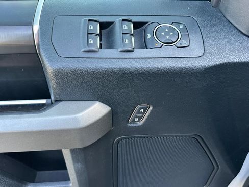 Used 2019 Ford F150 Raptor image 12