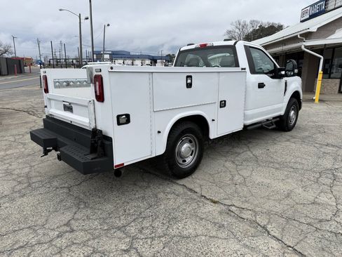 Used 2022 Ford F250 XL w/ Power Equipment Group image 2