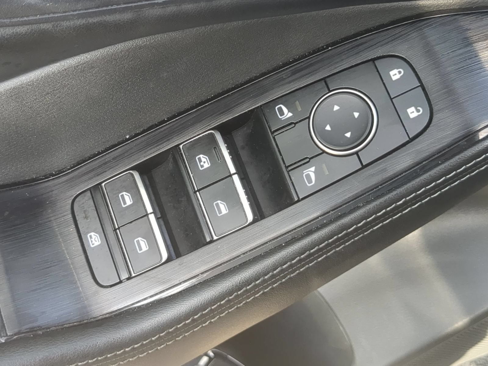 Used 2023 Nissan Rogue SL w/ SL Premium Package FWD image 12