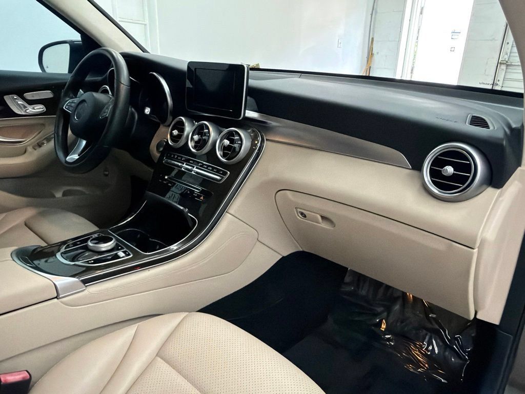Certified 2017 Mercedes-Benz GLC 300 image 30