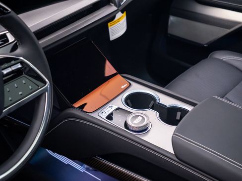 New 2027 Cadillac Vistiq Luxury AWD/4WD image 11
