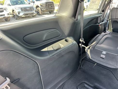 New 2026 Chrysler Pacifica Select image 41