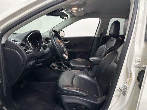 Used 2018 Jeep Compass Limited w/ Navigation Group AWD/4WD image 28