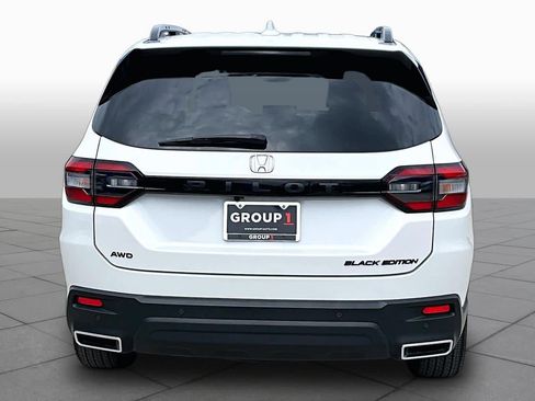 Used 2025 Honda Pilot Black Edition image 5