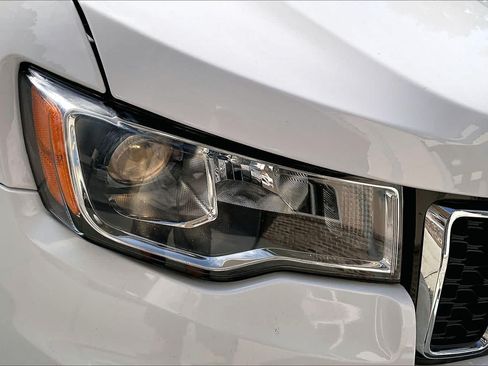 Used 2018 Jeep Grand Cherokee Limited w/ Trailer Tow Group IV AWD/4WD image 27