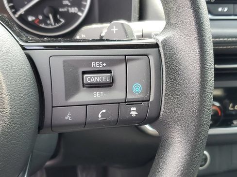 Used 2023 Nissan Rogue SV AWD/4WD image 17