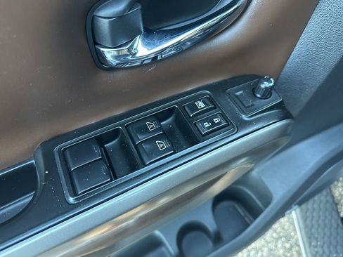 Used 2023 Nissan Titan Platinum Reserve w/ Moonroof Package image 15