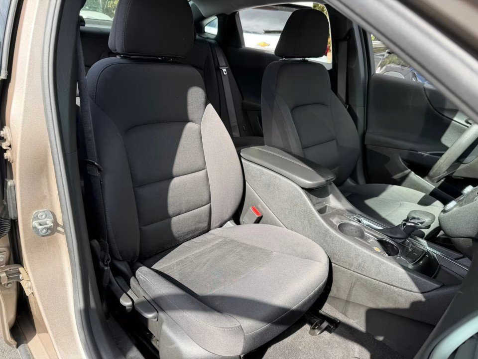 Used 2022 Chevrolet Malibu LT FWD image 15