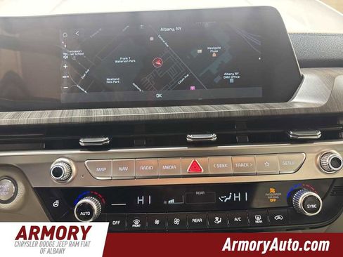 Used 2023 Kia Telluride EX w/ EX Captain's Chair Package image 16